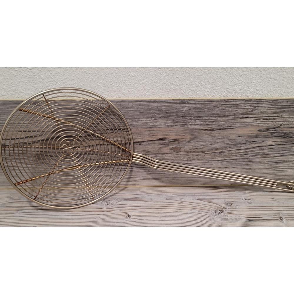 Spider Strainer wire skimmer large 9in around 22in long has hook to hang
